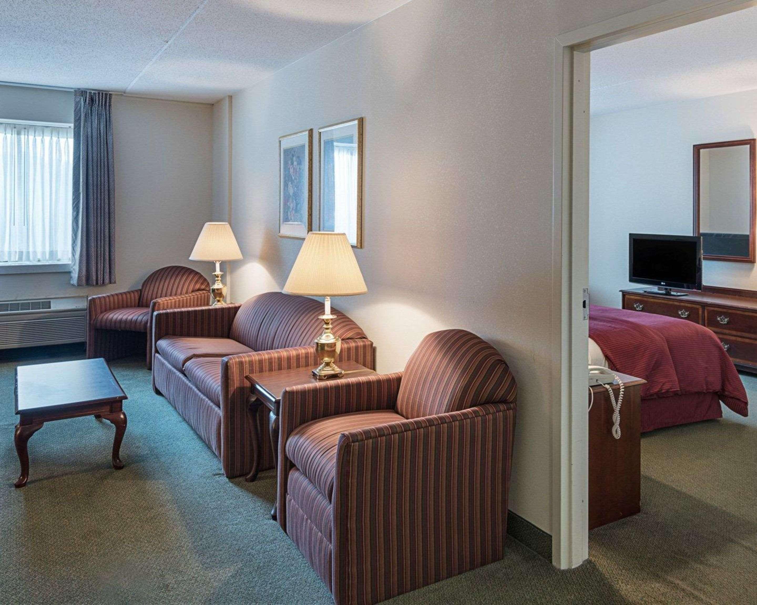 Clarion Hotel & Conference Center Shepherdstown Buitenkant foto