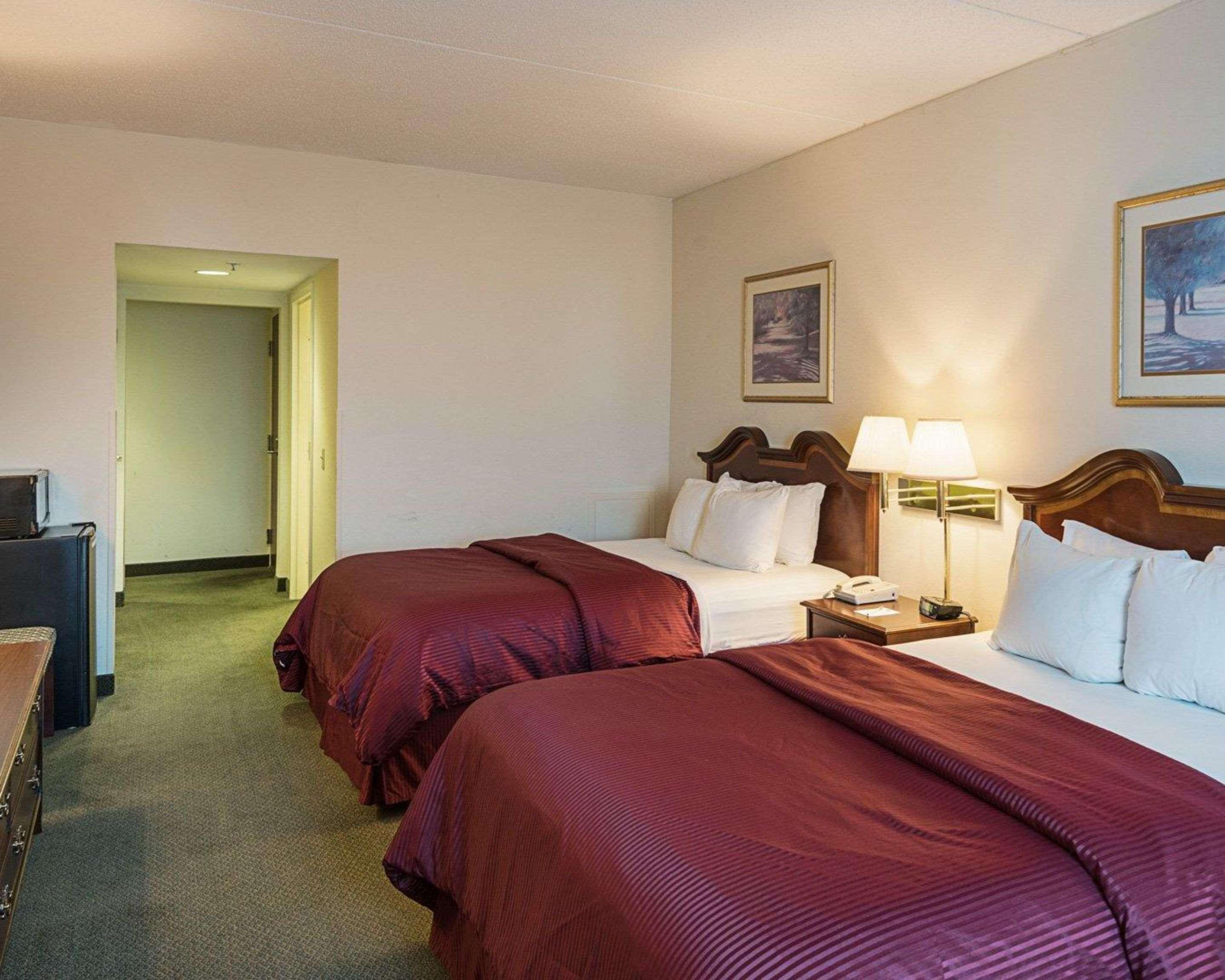 Clarion Hotel & Conference Center Shepherdstown Buitenkant foto