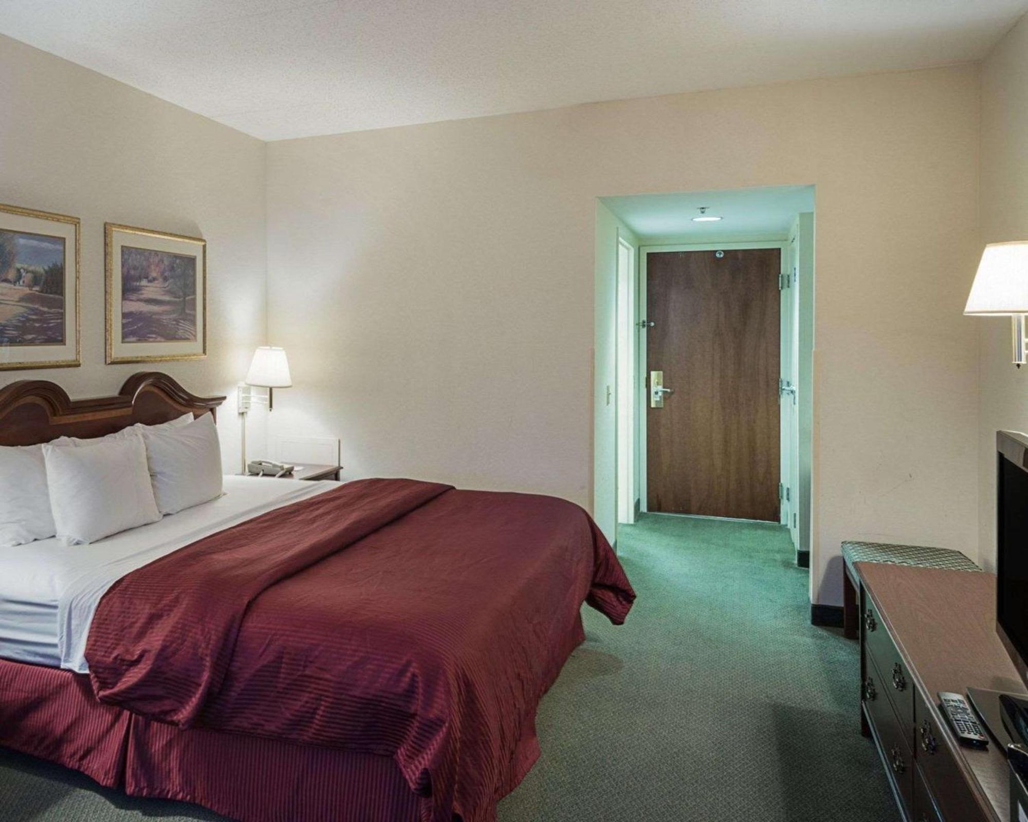 Clarion Hotel & Conference Center Shepherdstown Buitenkant foto