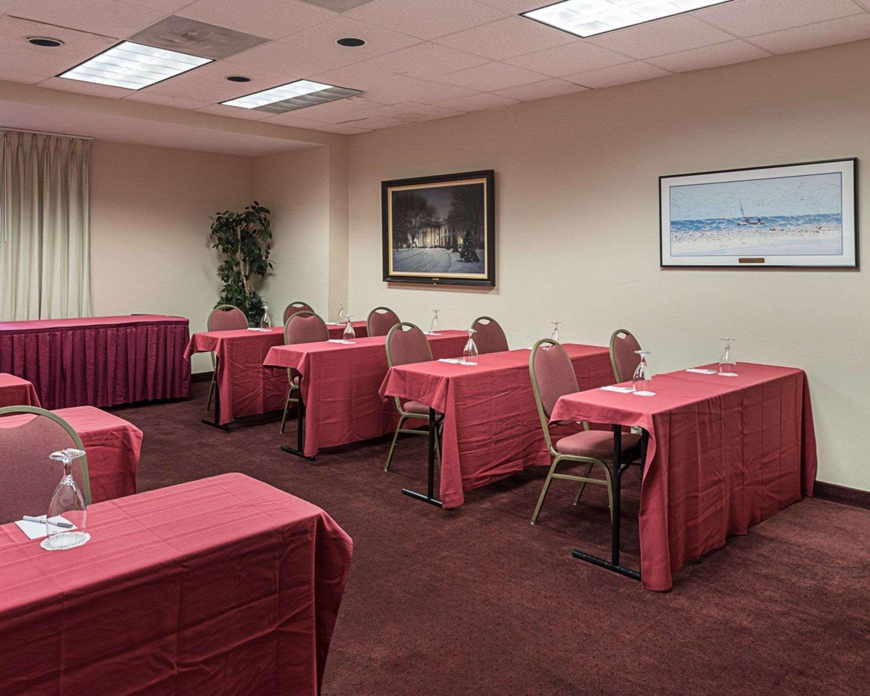Clarion Hotel & Conference Center Shepherdstown Buitenkant foto