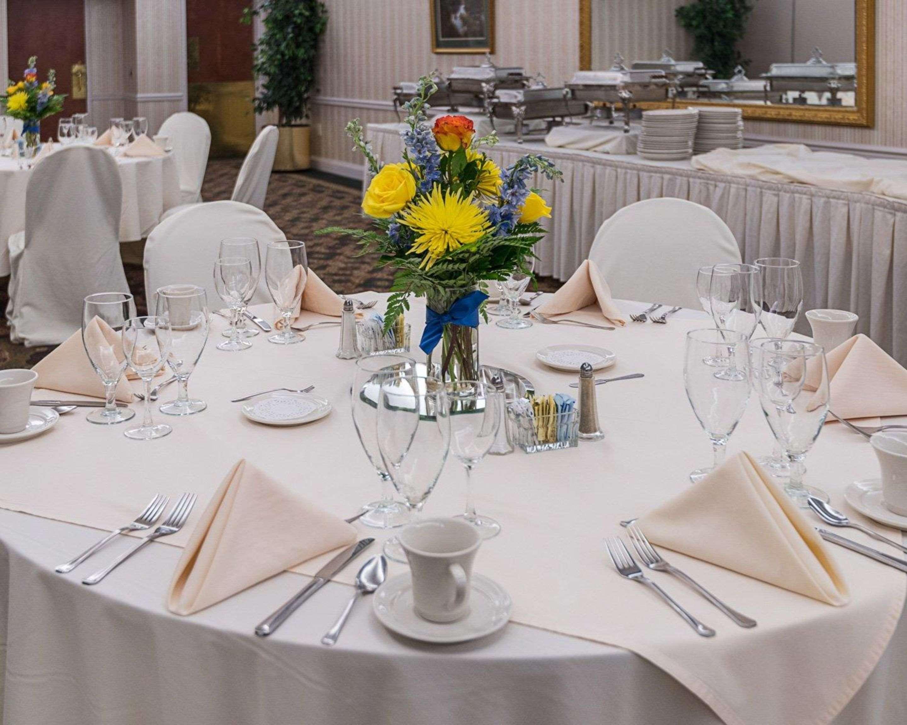 Clarion Hotel & Conference Center Shepherdstown Buitenkant foto