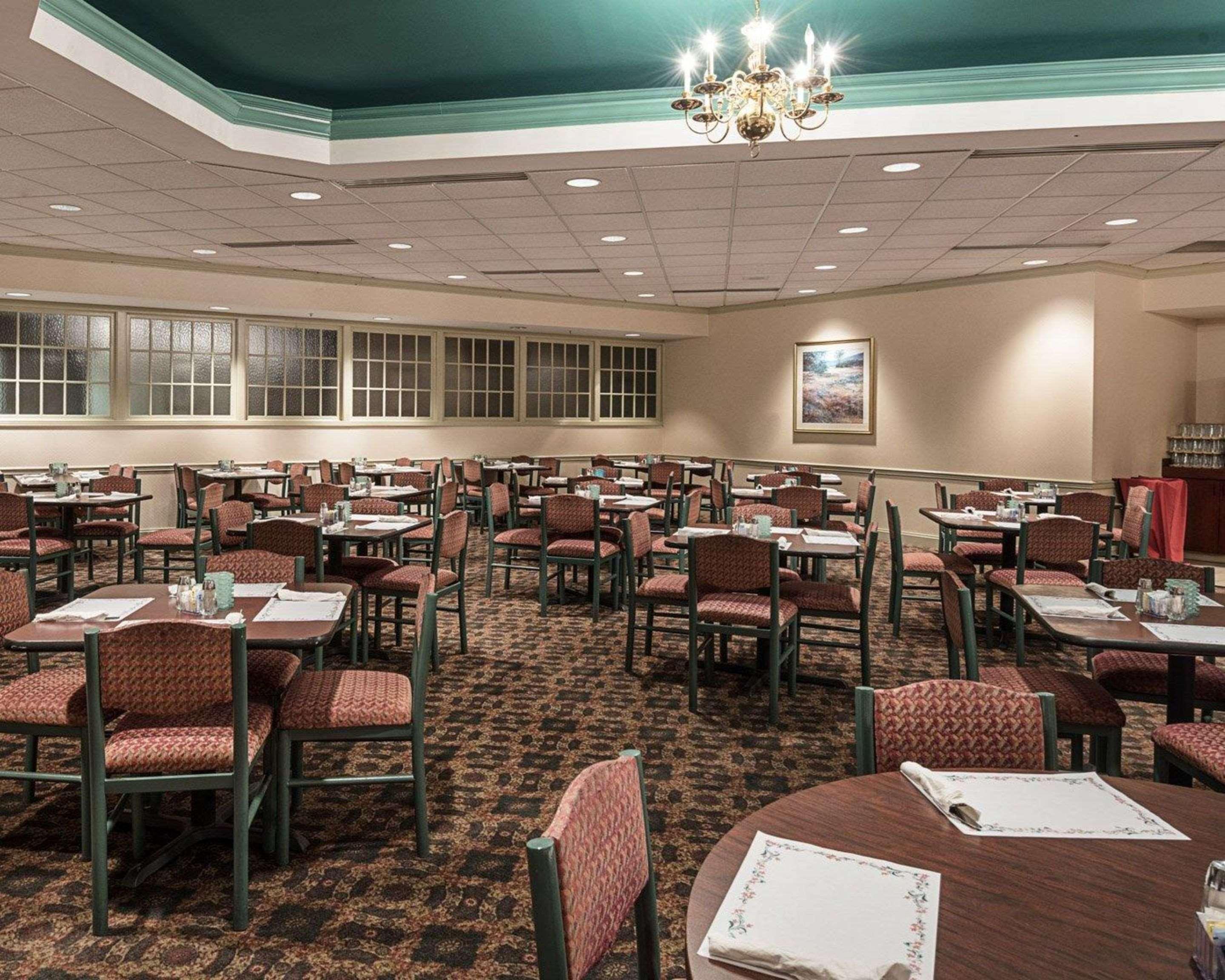 Clarion Hotel & Conference Center Shepherdstown Buitenkant foto