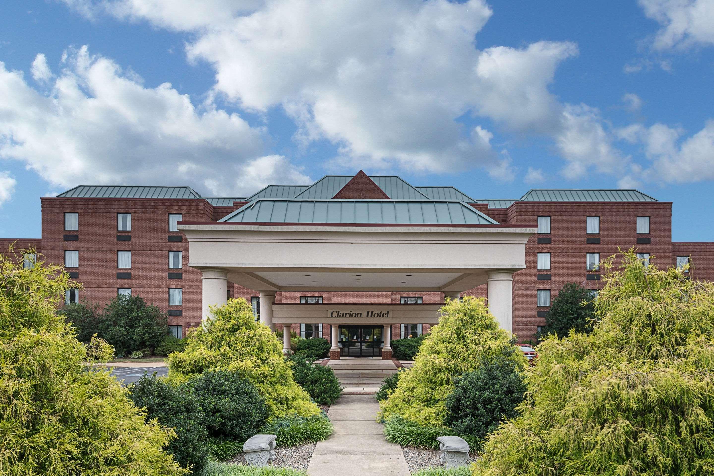 Clarion Hotel & Conference Center Shepherdstown Buitenkant foto