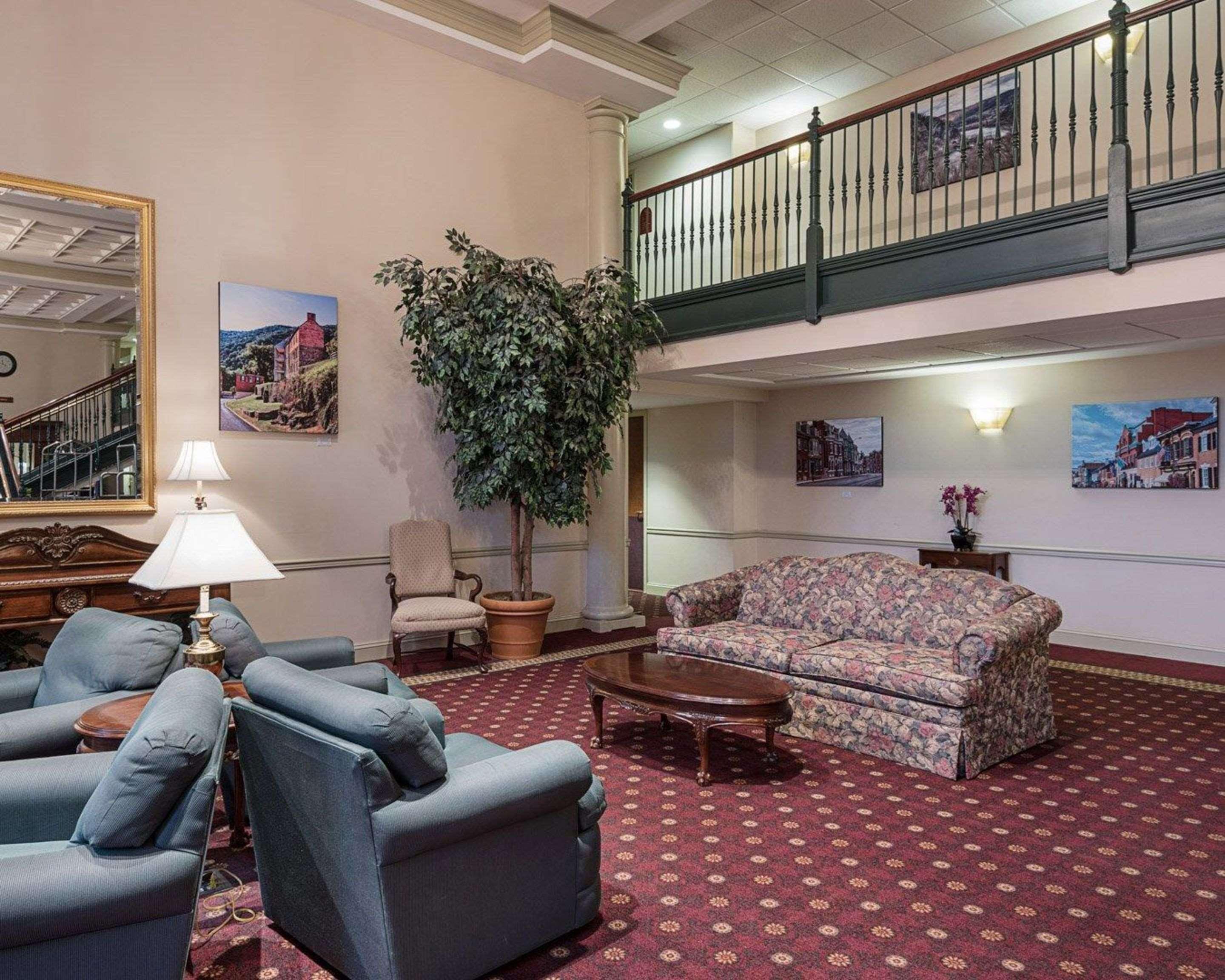 Clarion Hotel & Conference Center Shepherdstown Buitenkant foto