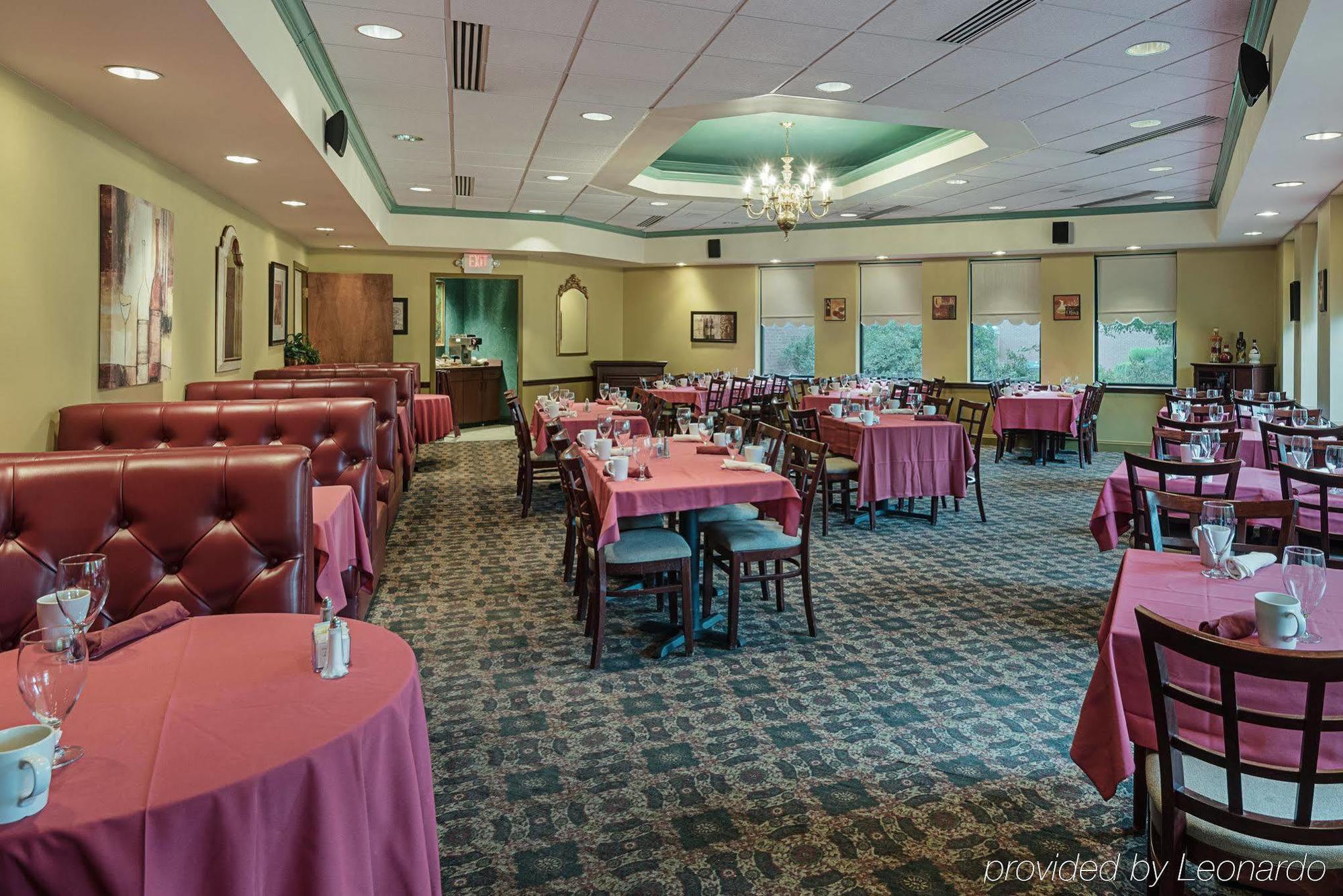 Clarion Hotel & Conference Center Shepherdstown Buitenkant foto