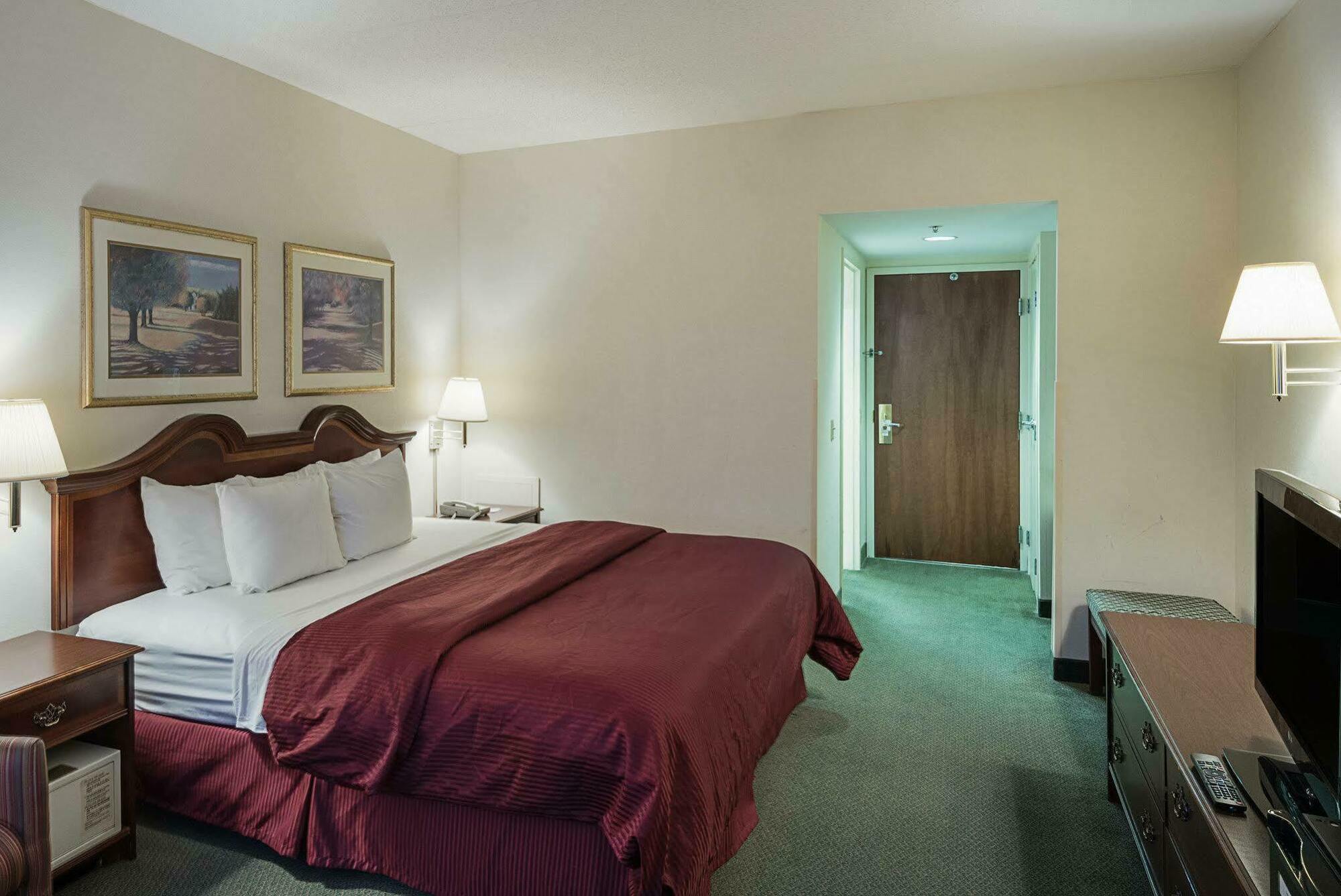 Clarion Hotel & Conference Center Shepherdstown Buitenkant foto